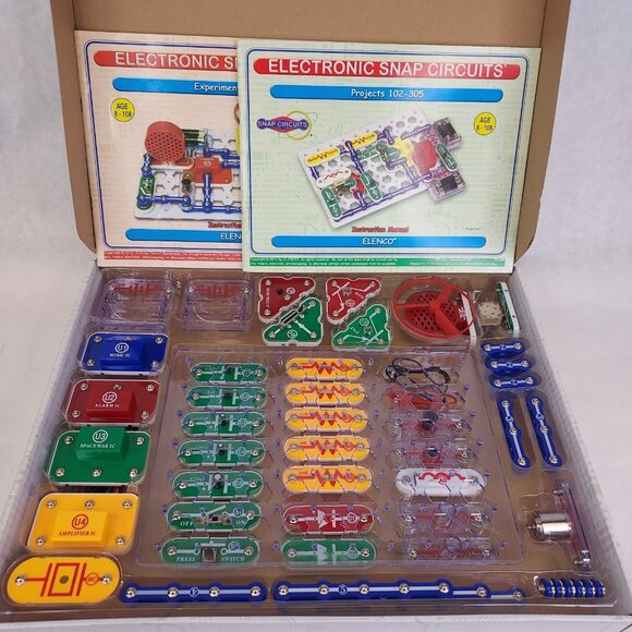 Snap Circuits Classic SC-300 Electronic Experiment Kit 300 Electric Projects Box - Picture 2 of 11